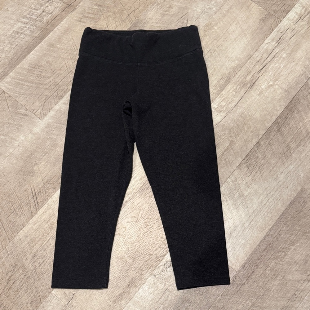 PINK Victoria's Secret Black/Dark Grey Capris